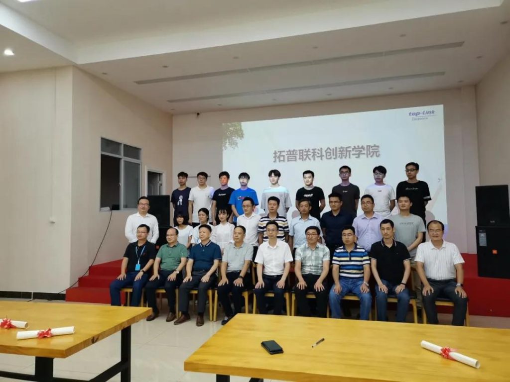 在拓普聯(lián)科，我們學(xué)習(xí)提升，超越自我；